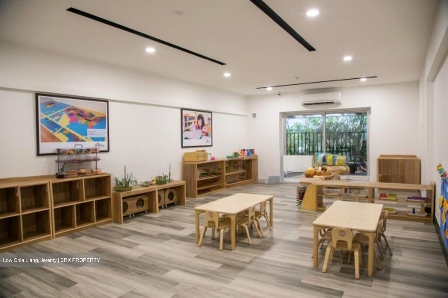 Crystal Court (D10), Retail #505653441